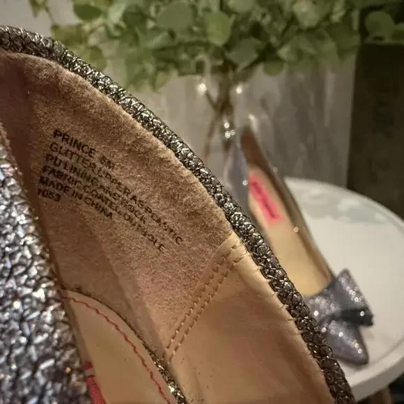 Betsey Johnson Prince D'Orsay Glitter Bow Stiletto Silver Women's 6 Excellent - Picture 6 of 6